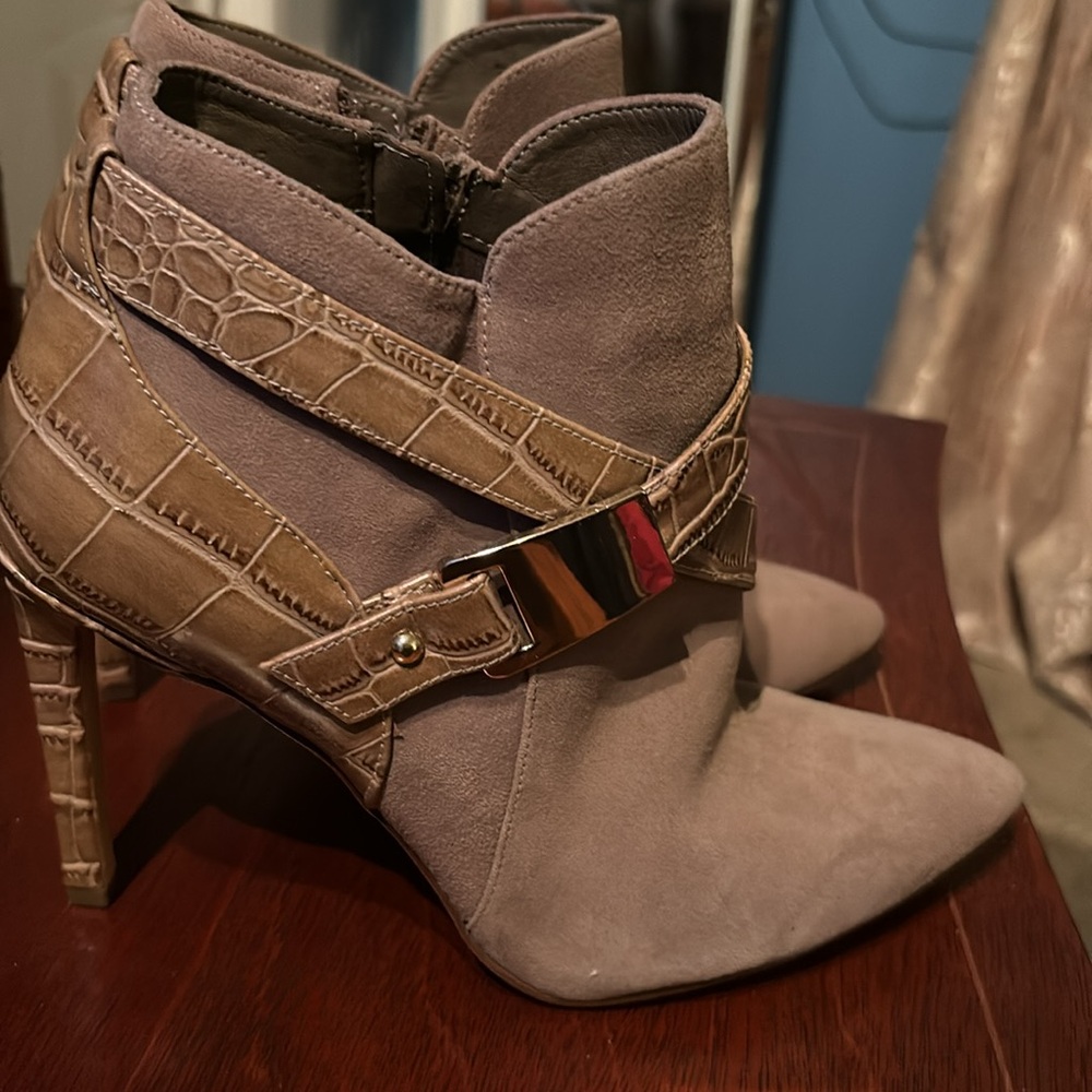 GUESS Valari Pointed Suede Booties